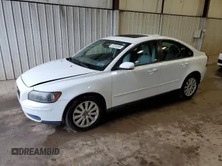 2005 Volvo S40 with VIN YV1MS382552111653, listed as a Copart auction lot 52343665 with 156,525 mi miles and Salvage Title. Bid and sale history available at carsss.com. Image 1.