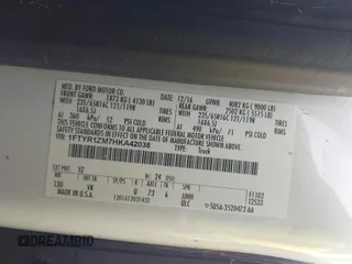 2017 Ford Transit z VIN 1FTYR1ZM7HKA42038, wystawiony jako IAAI lot #42348768 z przebiegiem Nie podano mil oraz . Historia ofert i sprzedaży dostępna na DreamBid. Obrazek 9.