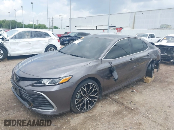 2023 Toyota Camry LE z VIN 4T1C11AK8PU132325, wystawiony jako IAAI lot #42093856 z przebiegiem 29 115 mil mil oraz . Historia ofert i sprzedaży dostępna na DreamBid. Obrazek 18.