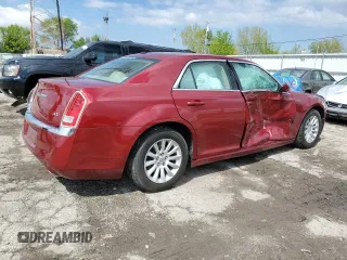 2013 Chrysler 300 z VIN 2C3CCAAGXDH727934, wystawiony jako Copart lot #55656025 z przebiegiem 100 567 mil mil oraz Szkoda całkowita • Salvage title. Historia ofert i sprzedaży dostępna na DreamBid. Obrazek 3.