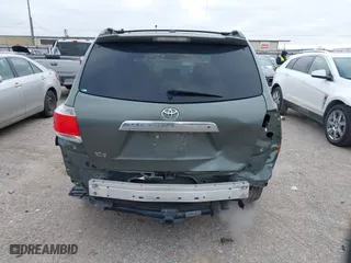 2013 Toyota Highlander Limited with VIN 5TDYK3EHXDS131968, listed as a IAAI auction lot 41610685 with 131,413 mi miles. Bid and sale history available at carsss.com. Image 17.