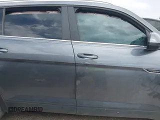 2024 Volkswagen Atlas SE z VIN 1V2JE2CA1RC252078, wystawiony jako IAAI lot #42061482 z przebiegiem 10 396 mil mil oraz . Historia ofert i sprzedaży dostępna na DreamBid. Obrazek 14.