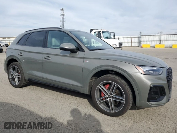 2024 Audi Q5 S line Premium Plus z VIN WA1E2AFY3R2073149, wystawiony jako Copart lot #47267295 z przebiegiem 18 203 mil mil oraz Szkoda całkowita • Salvage title. Historia ofert i sprzedaży dostępna na DreamBid. Obrazek 4.