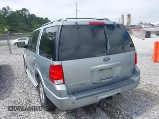 2006 Ford Expedition Limited with VIN 1FMFU19556LA74049, listed as a IAAI auction lot 41932565 with 297,516 mi miles. Bid and sale history available at carsss.com. Image 6.