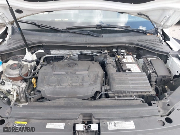 2018 Volkswagen Tiguan SEL with VIN 3VV3B7AX7JM219565, listed as a IAAI auction lot 41906582 with 92,391 mi miles. Bid and sale history available at carsss.com. Image 10.