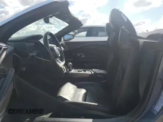 2020 Audi R8 z VIN WUAVECFX5L7901778, wystawiony jako Copart lot #74736714 z przebiegiem Nie podano mil oraz Nie do naprawy. Historia ofert i sprzedaży dostępna na DreamBid. Obrazek 7.
