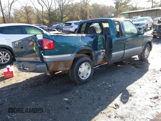 1998 GMC Sonoma SLS with VIN 1GTCS19X7W8527833, listed as a IAAI auction lot 41427791 with 232,462 mi miles. Bid and sale history available at carsss.com. Image 4.