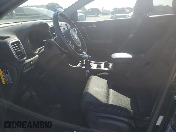 2017 Kia Sportage LX z VIN KNDPMCAC4H7103647, wystawiony jako Copart lot #56745355 z przebiegiem 105 461 mil mil oraz Szkoda całkowita • Salvage title. Historia ofert i sprzedaży dostępna na DreamBid. Obrazek 7.