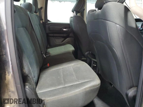 2019 Ram 1500 Tradesman z VIN 1C6RRECTXKN667039, wystawiony jako Copart lot #55602495 z przebiegiem 101 702 mil mil oraz Szkoda całkowita • Salvage title. Historia ofert i sprzedaży dostępna na DreamBid. Obrazek 10.