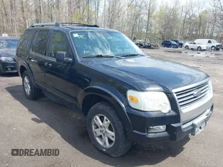 2010 Ford Explorer XLT with VIN 1FMEU7DE8AUA78668, listed as a IAAI auction lot 42035360 with 227,594 mi miles. Bid and sale history available at carsss.com. Image 1.