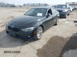 2018 BMW 3 Series 320i xDrive with VIN WBA8E5G53JNU45630, listed as a IAAI auction lot 41561495 with 110,058 mi miles. Bid and sale history available at carsss.com. Image 17.