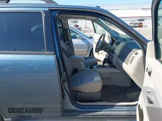 2011 Ford Escape Hybrid с VIN 1FMCU5K33BKA43952, выставлен на аукционе IAAI как лот 42560609 с пробегом 163 067 миль миль и . История ставок и продаж доступна на DreamBid. Изображение 5.