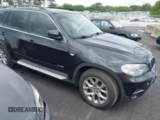 2013 BMW X5 xDrive35i z VIN 5UXZV4C58D0B21258, wystawiony jako IAAI lot #42189297 z przebiegiem 119 131 mil mil oraz . Historia ofert i sprzedaży dostępna na DreamBid. Obrazek 1.