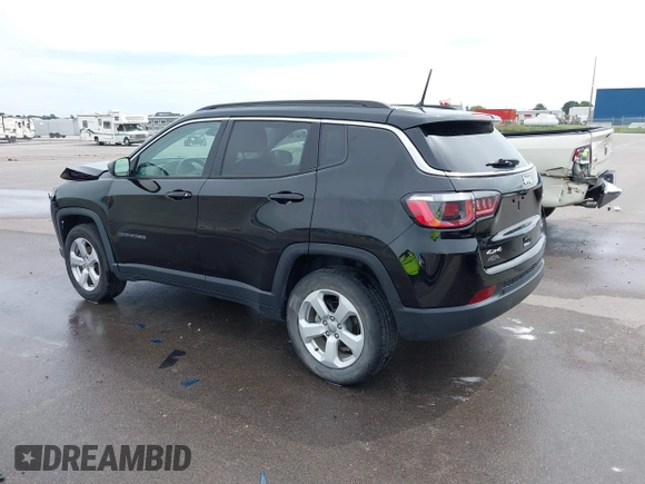 2018 Jeep Compass Latitude z VIN 3C4NJDBB7JT232821, wystawiony jako IAAI lot #42509561 z przebiegiem 142 526 mil mil oraz . Historia ofert i sprzedaży dostępna na DreamBid. Obrazek 3.