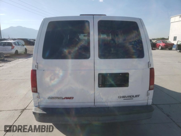 2004 Chevrolet Astro Cargo z VIN 1GCDL19X64B109975, wystawiony jako Copart lot #70611344 z przebiegiem 129 682 mil mil oraz Szkoda całkowita • Salvage title. Historia ofert i sprzedaży dostępna na DreamBid. Obrazek 6.