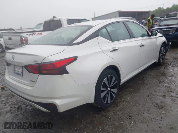 2019 Nissan Altima SL with VIN 1N4BL4EW3KN312958, listed as a IAAI auction lot 41958014 with 50,983 mi miles and . Bid and sale history available at carsss.com. Image 4.