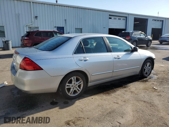 2006 Honda Accord LX SE z VIN 1HGCM55336A121367, wystawiony jako Copart lot #53382145 z przebiegiem 271 736 mil mil oraz Szkoda całkowita • Salvage title. Historia ofert i sprzedaży dostępna na DreamBid. Obrazek 3.
