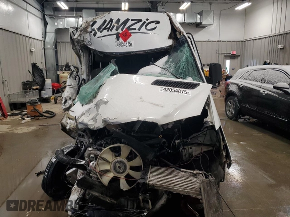 2015 Mercedes-Benz Sprinter Cargo with VIN WD3PE8DC1F5996188, listed as a Copart auction lot 42054875 with Not Provided miles and Clean Title. Bid and sale history available at carsss.com. Image 5.