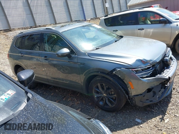 2022 Volkswagen Tiguan SE with VIN 3VV2B7AXXNM019538, listed as a IAAI auction lot 42109211 with 30,576 mi miles and . Bid and sale history available at DreamBid. Image 13.