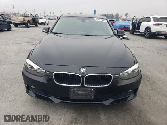 2013 BMW 3 Series 328i z VIN WBA3C1C55DF438319, wystawiony jako Copart lot #55293335 z przebiegiem 88 100 mil mil oraz Szkoda całkowita • Salvage title. Historia ofert i sprzedaży dostępna na DreamBid. Obrazek 5.