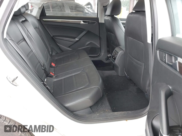 2016 Volkswagen Passat SE z VIN 1VWBT7A32GC057162, wystawiony jako IAAI lot #42287908 z przebiegiem 32 127 mil mil oraz . Historia ofert i sprzedaży dostępna na DreamBid. Obrazek 8.