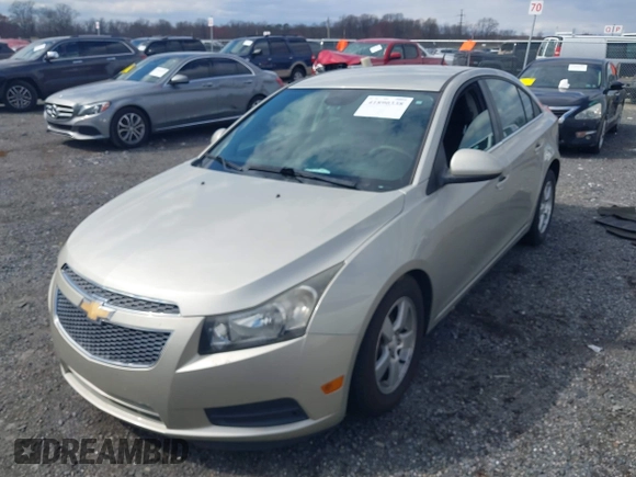 2014 Chevrolet Cruze 1LT with VIN 1G1PC5SB1E7193493, listed as a IAAI auction lot 41890338 with 82,515 mi miles and . Bid and sale history available at DreamBid. Image 17.