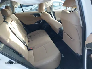 2021 Toyota RAV4 XLE Premium z VIN 2T3A1RFV2MW217009, wystawiony jako IAAI lot #41526066 z przebiegiem 36 619 mil mil oraz . Historia ofert i sprzedaży dostępna na DreamBid. Obrazek 8.