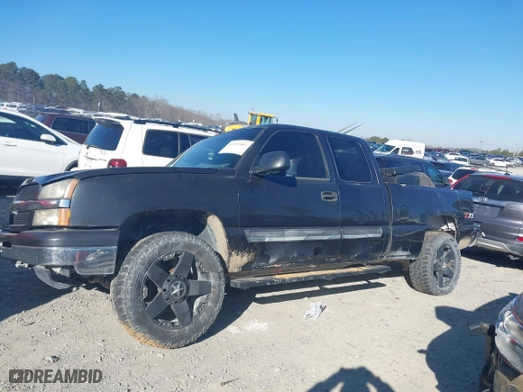 2003 Chevrolet Silverado 1500 Work Truck with VIN 2GCEC19XX31352031, listed as a IAAI auction lot 41283482 with 131,106 mi miles. Bid and sale history available at carsss.com. Image 13.
