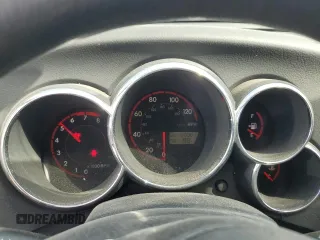 2004 Pontiac Vibe z VIN 5Y2SM62884Z421260, wystawiony jako Copart lot #61885774 z przebiegiem 100 061 mil mil oraz Szkoda całkowita • Salvage title. Historia ofert i sprzedaży dostępna na DreamBid. Obrazek 9.