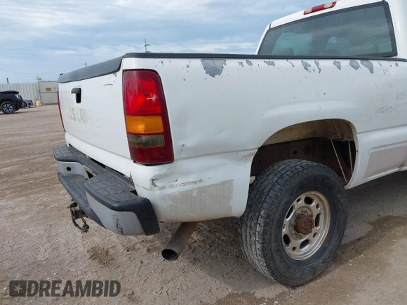 2006 GMC Sierra 2500HD SLE with VIN 1GTHC23U36F157077, listed as a IAAI auction lot 42438080 with Not provided miles and . Bid and sale history available at DreamBid. Image 6.