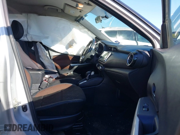 2019 Nissan Kicks S with VIN 3N1CP5CU8KL544677, listed as a IAAI auction lot 41654616 with 130,056 mi miles and . Bid and sale history available at carsss.com. Image 5.