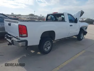 2009 GMC Sierra 2500HD z VIN 1GTHC44KX9E129618, wystawiony jako IAAI lot #41351695 z przebiegiem 133 304 mil mil oraz . Historia ofert i sprzedaży dostępna na DreamBid. Obrazek 4.