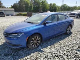 2015 Chrysler 200 S z VIN 1C3CCCBBXFN749778, wystawiony jako Copart lot #54798235 z przebiegiem 120 033 mil mil oraz Szkoda całkowita • Salvage title. Historia ofert i sprzedaży dostępna na DreamBid. Obrazek 1.