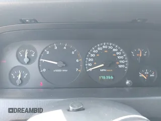 2004 Jeep Grand Cherokee Laredo z VIN 1J4GX48S74C152542, wystawiony jako IAAI lot #42350507 z przebiegiem 176 366 mil mil oraz . Historia ofert i sprzedaży dostępna na DreamBid. Obrazek 7.