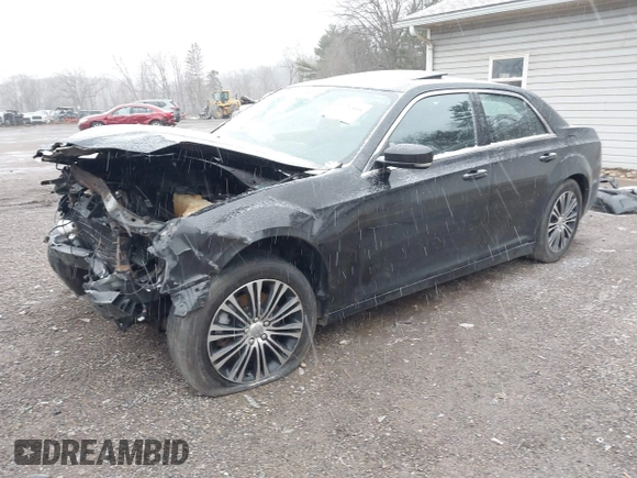 2013 Chrysler 300 S z VIN 2C3CCAGG2DH659829, wystawiony jako IAAI lot #41726809 z przebiegiem 149 908 mil mil oraz . Historia ofert i sprzedaży dostępna na DreamBid. Obrazek 2.