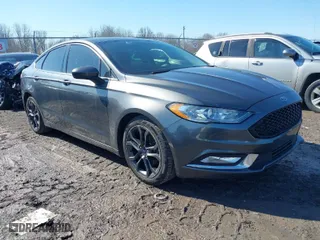 2018 Ford Fusion SE with VIN 3FA6P0HD6JR238133, listed as a IAAI auction lot 41765828 with 233,771 mi miles. Bid and sale history available at carsss.com. Image 1.