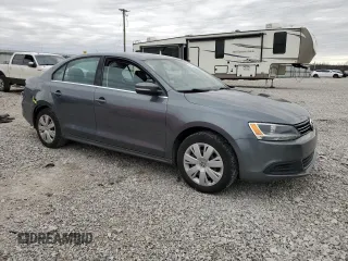 2013 Volkswagen Jetta SE with VIN 3VWDX7AJ8DM303461, listed as a Copart auction lot 47597995 with 164,378 mi miles and Salvage title. Bid and sale history available at DreamBid. Image 4.