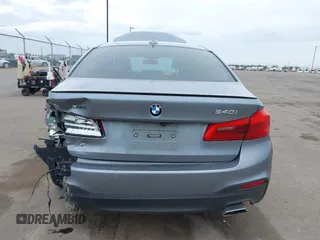 2019 BMW 5 Series 540i xDrive z VIN WBAJE7C52KWW00201, wystawiony jako IAAI lot #42275550 z przebiegiem 78 169 mil mil oraz . Historia ofert i sprzedaży dostępna na DreamBid. Obrazek 16.