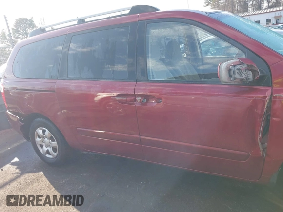 2008 Kia Sedona LX with VIN KNDMB233986222686, listed as a IAAI auction lot 41370167 with 216,383 mi miles. Bid and sale history available at carsss.com. Image 13.