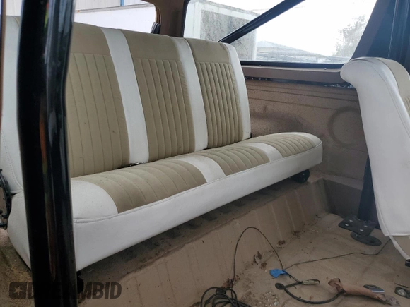 1988 Ford Bronco XL с VIN 1FMEU15N3JLA20890, выставлен на аукционе Copart как лот 79555004 с пробегом Не указан миль и Списание • Salvage title. История ставок и продаж доступна на DreamBid. Изображение 10.