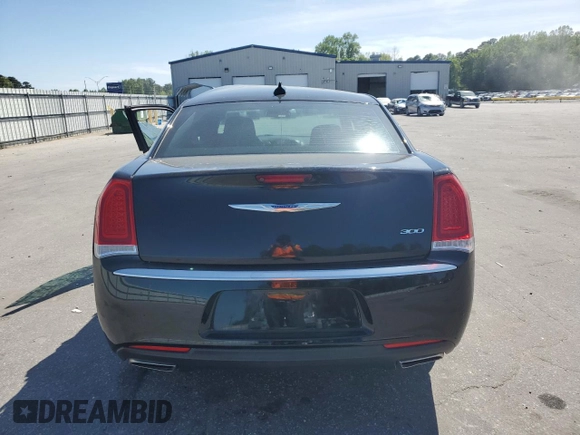 2018 Chrysler 300 Touring z VIN 2C3CCAAG7JH315532, wystawiony jako Copart lot #53404095 z przebiegiem 124 754 mil mil oraz Szkoda całkowita • Salvage title. Historia ofert i sprzedaży dostępna na DreamBid. Obrazek 6.