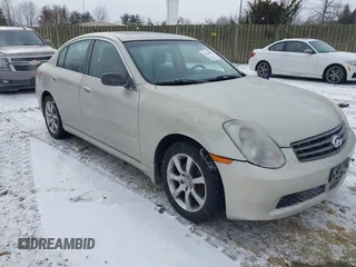 2005 Infiniti G35 with VIN JNKCV51F75M310689, listed as a IAAI auction lot 42101873 with 284,056 mi miles. Bid and sale history available at carsss.com. Image 1.