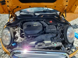 2015 MINI Hardtop z VIN WMWXM5C50F3A57281, wystawiony jako Copart lot #64920085 z przebiegiem 125 537 mil mil oraz Szkoda całkowita • Salvage title. Historia ofert i sprzedaży dostępna na DreamBid. Obrazek 11.