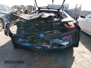 2016 BMW i8 z VIN WBY2Z2C51GV674865, wystawiony jako Copart lot #40417413 z przebiegiem 59 325 mil mil oraz . Historia ofert i sprzedaży dostępna na DreamBid. Obrazek 6.