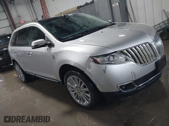 2014 Lincoln MKX with VIN 2LMDJ8JK7EBL16661, listed as a IAAI auction lot 41595967 with 77,868 mi miles. Bid and sale history available at carsss.com. Image 1.