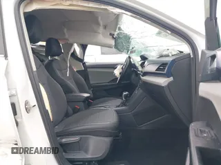 2022 Volkswagen Taos SE z VIN 3VVRX7B2XNM040425, wystawiony jako IAAI lot #41859254 z przebiegiem 64 839 mil mil oraz . Historia ofert i sprzedaży dostępna na DreamBid. Obrazek 5.