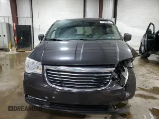 2015 Chrysler Town & Country Touring with VIN 2C4RC1BG8FR619409, listed as a Copart auction lot 51957275 with 131,942 mi miles and Salvage Title. Bid and sale history available at carsss.com. Image 5.