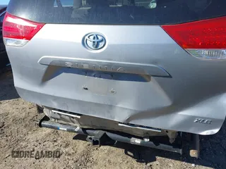 2011 Toyota Sienna XLE AAS with VIN 5TDYK3DC5BS039959, listed as a IAAI auction lot 41803881 with 129,479 mi miles. Bid and sale history available at carsss.com. Image 19.