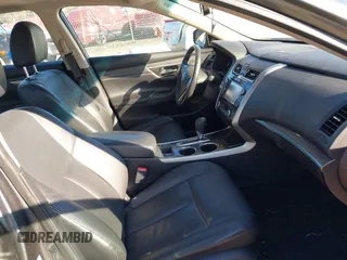 2014 Nissan Altima 2.5 with VIN 1N4AL3AP7EN240705, listed as a IAAI auction lot 41881013 with 94,455 mi miles. Bid and sale history available at carsss.com. Image 5.