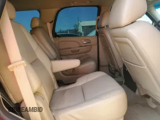 2010 Cadillac Escalade Luxury z VIN 1GYUKBEFXAR276598, wystawiony jako Copart lot #50780885 z przebiegiem 175 151 mil mil oraz Tytuł czysty. Historia ofert i sprzedaży dostępna na DreamBid. Obrazek 11.